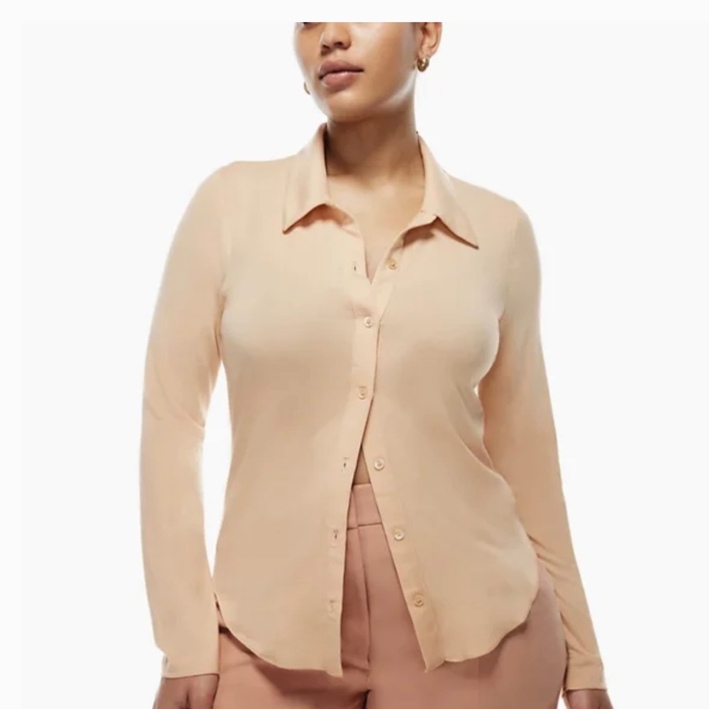 WILFRED Pose Longsleeve Button Up Beige Nude Small Aritzia